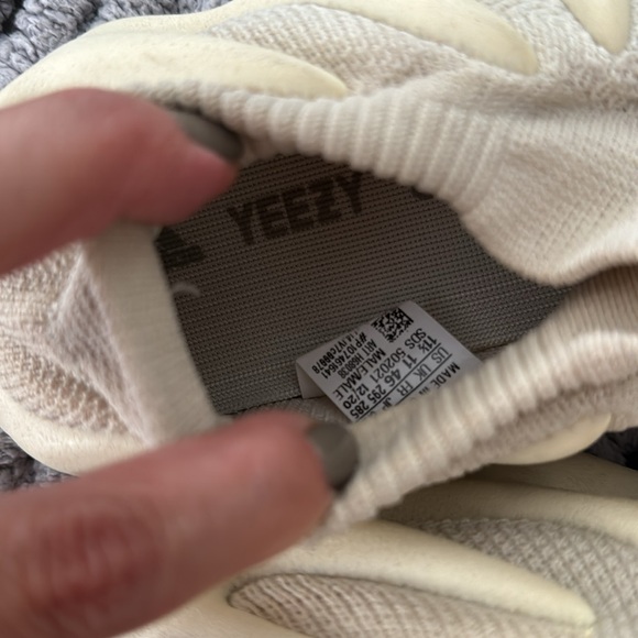 Yeezys great condition 11.5 - Picture 6 of 6
